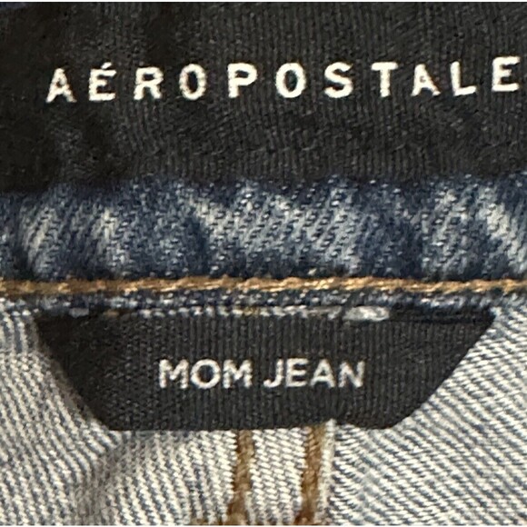 Women's Aeropostale‎ Mom Jean Size 6 Distressed Denim Blue Jeans - Picture 3 of 6
